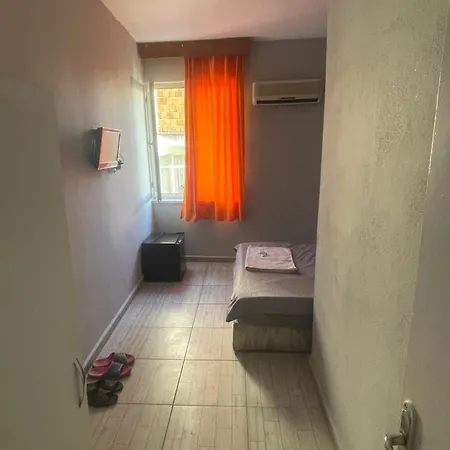 Ersoy Ak